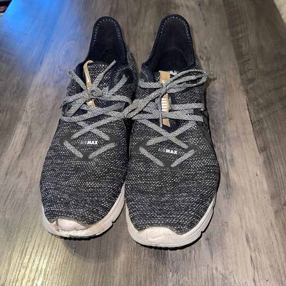 Nike Air Max. Size 10 - Picture 3 of 4